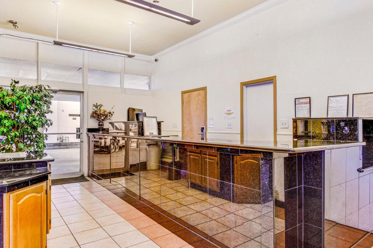 Americas Best Value Inn San Antonio Airport South Esterno foto