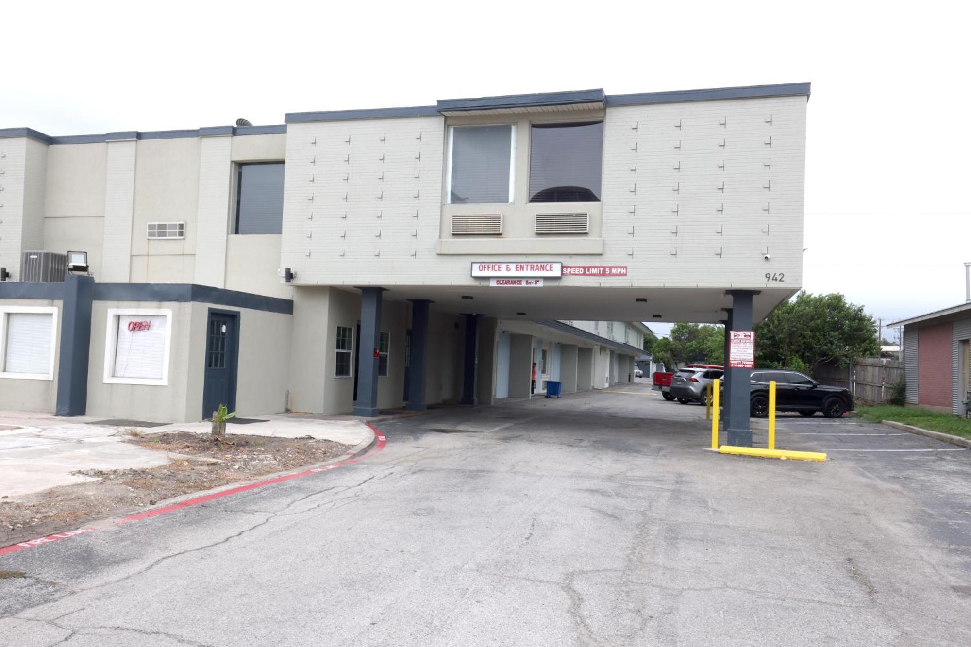 Americas Best Value Inn San Antonio Airport South Esterno foto