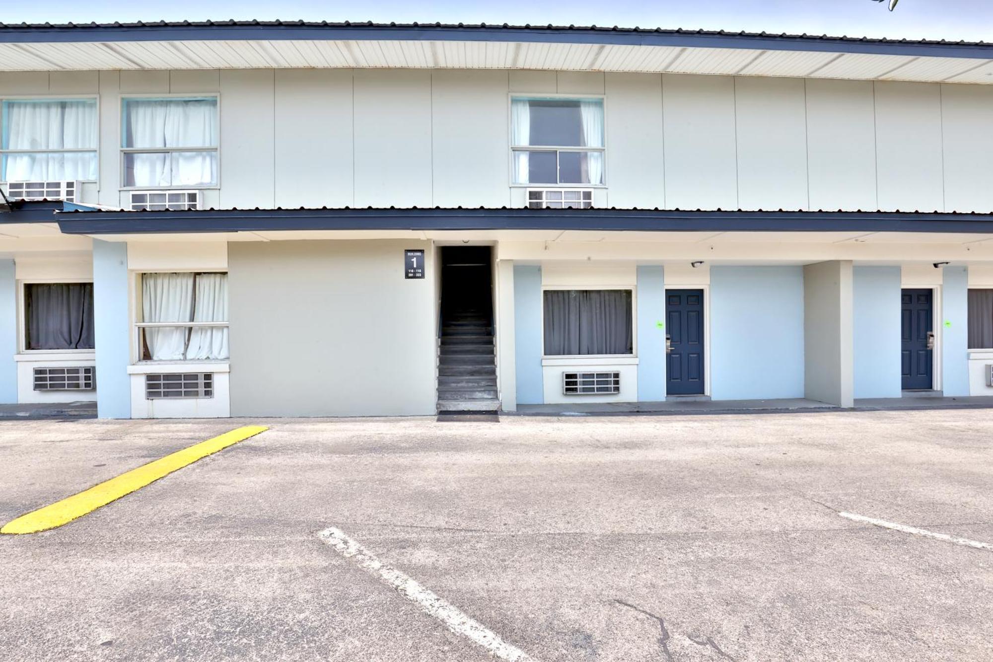 Americas Best Value Inn San Antonio Airport South Esterno foto