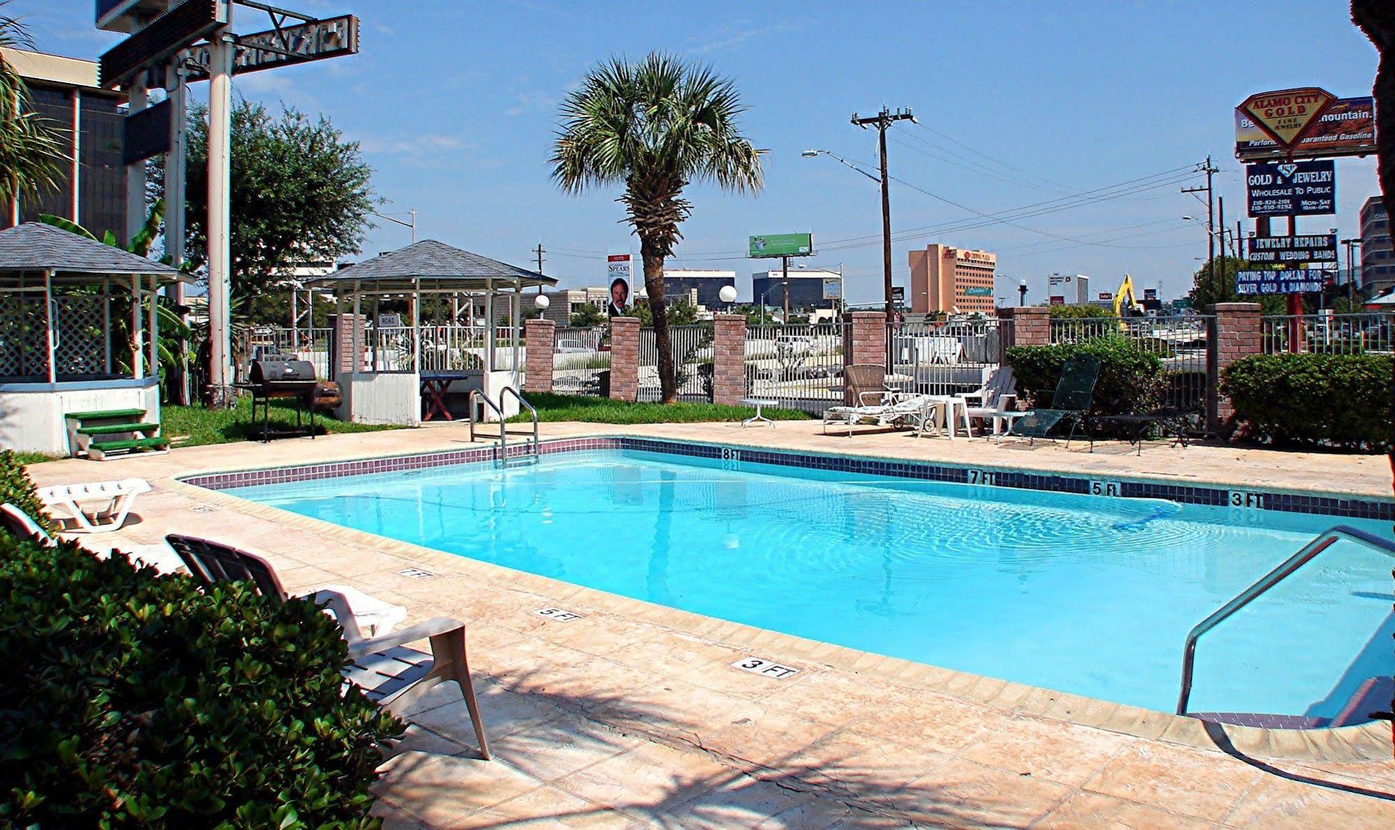 Americas Best Value Inn San Antonio Airport South Esterno foto
